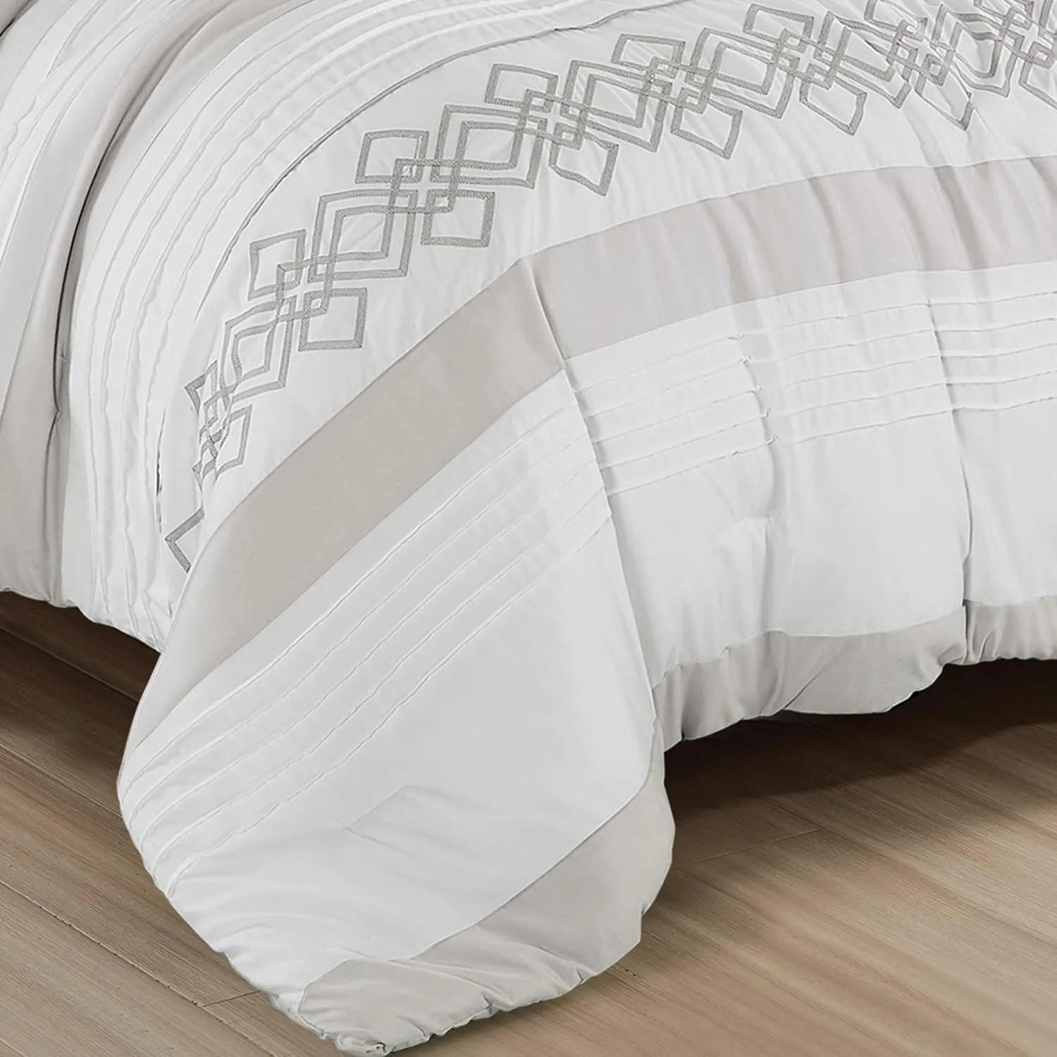 Chezmoi Collection Liliana King Bed in a Bag 7-Pieces White Gray Geometric 3D Embroidery Pleated Stripe Comforter Set with Sheets All Season Bedding Set, King