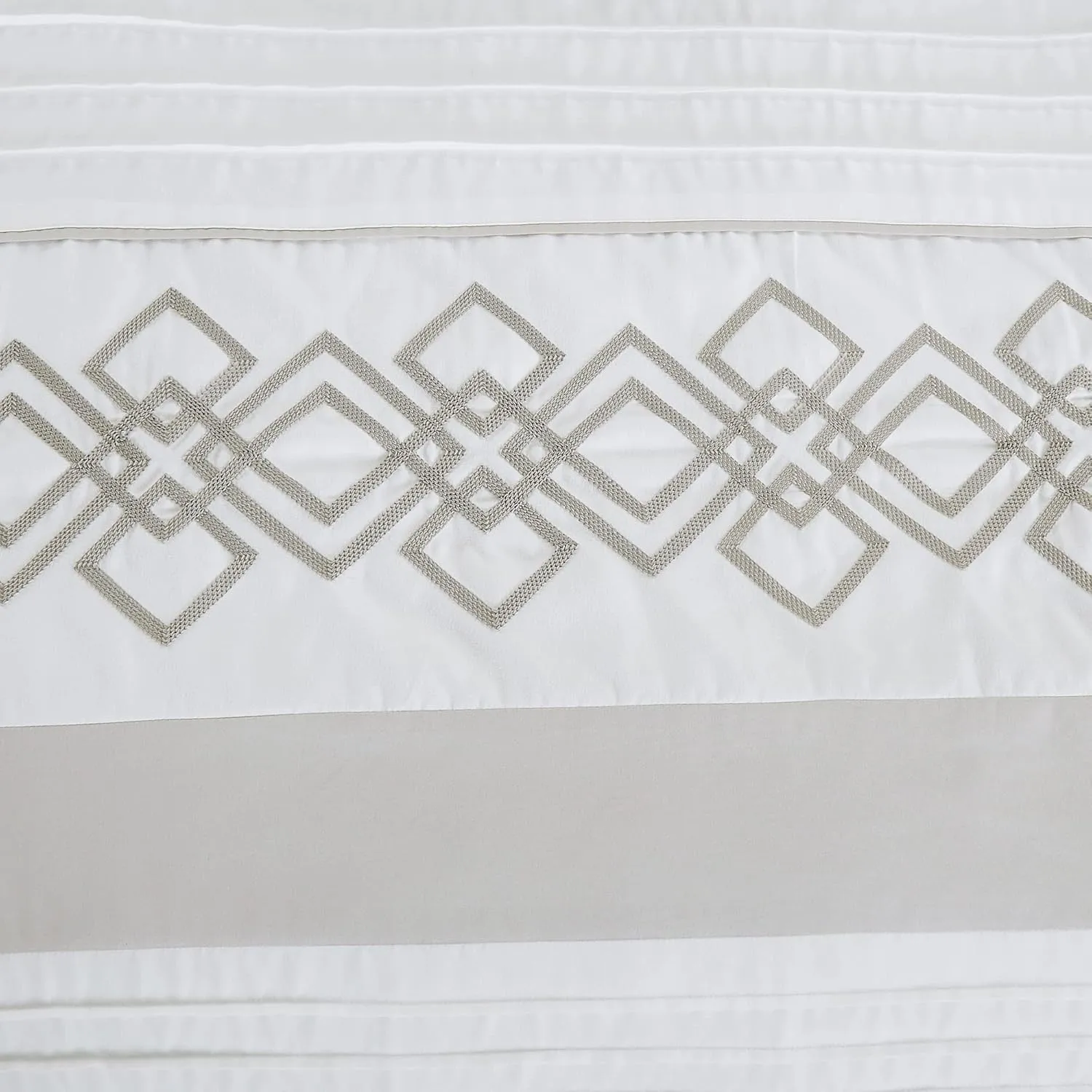 Chezmoi Collection Liliana King Bed in a Bag 7-Pieces White Gray Geometric 3D Embroidery Pleated Stripe Comforter Set with Sheets All Season Bedding Set, King