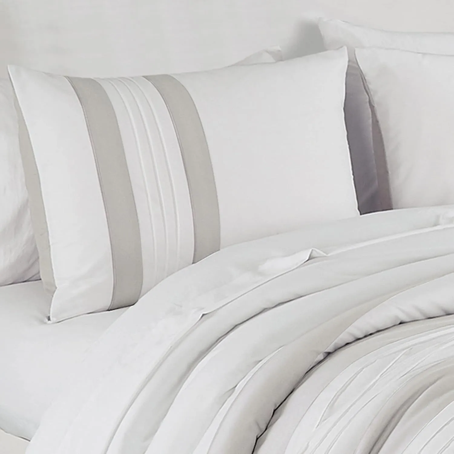 Chezmoi Collection Liliana King Bed in a Bag 7-Pieces White Gray Geometric 3D Embroidery Pleated Stripe Comforter Set with Sheets All Season Bedding Set, King