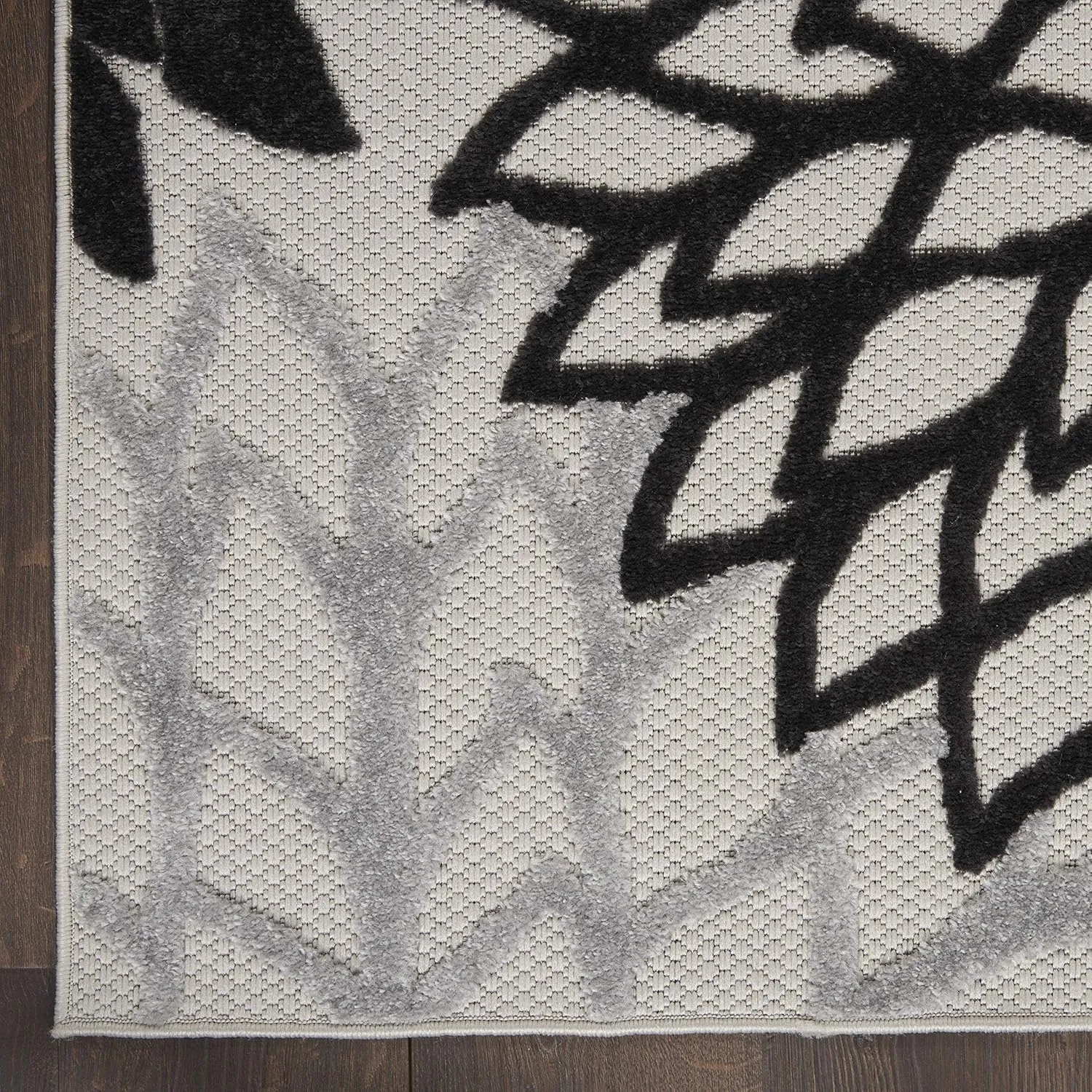Nourison Aloha 6' Runner Black White Fabric Tropical Area Rug (6' Runner)