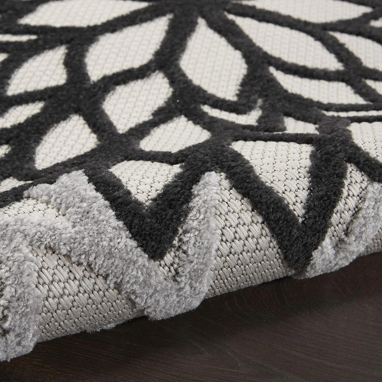 Nourison Aloha 6' Runner Black White Fabric Tropical Area Rug (6' Runner)
