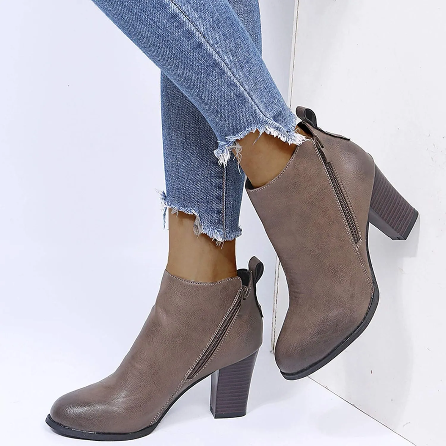 SBGMoSJ Black Ankle Boots with Heels And Laces Women Ankle Boots Black Cowboy Boots Flat Booties for Women Wide Width Dress Ankle Boots for Women